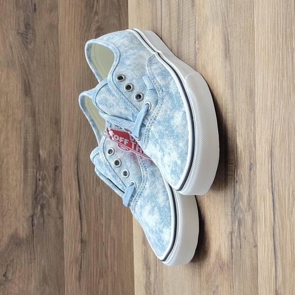 Vans Shoes - Van's Authentic Brand new.